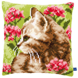 Kruissteekkussen kit Poes in bloemenveld