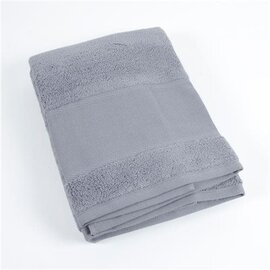 Badhanddoek  kleur 012  met Aïda borduurrand 70x140cm