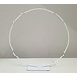 Metalen draadvorm ring op voet wit 40cm