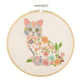 Borduurpakket: met houten ring van 15 cm: "Kat"