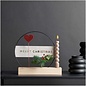 Houten standaard voor metalen ringen & kaarten met kaarsenhouder 26x5x4cm