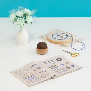 Tulip Sampler borduurboek 15 basissteken blauw
