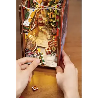 Robotime Book Nook Christmas Street