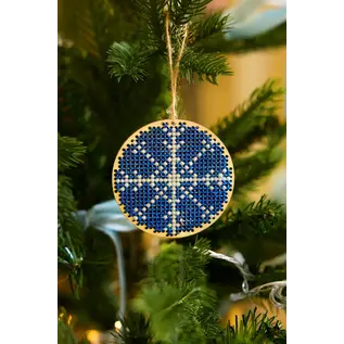 Klaar om te borduren: ronde kerstversiering