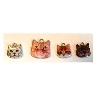 Metalen bedels, kat met 3 kittens 16x17 and 12x13mm 4st.