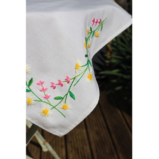 Borduurpakket voor tafelkleed - Daisy Chain - 80 x 80 cm -