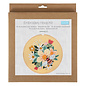 Borduurpakket met houten borduurring: 15 cm diameter: Bij