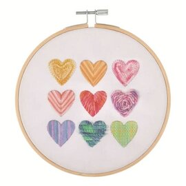 Borduurpakket: met houten borduurring van 15 cm: "Ombre Hearts"