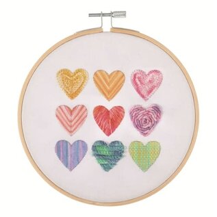 Borduurpakket: met houten borduurring van 15 cm: "Ombre Hearts"
