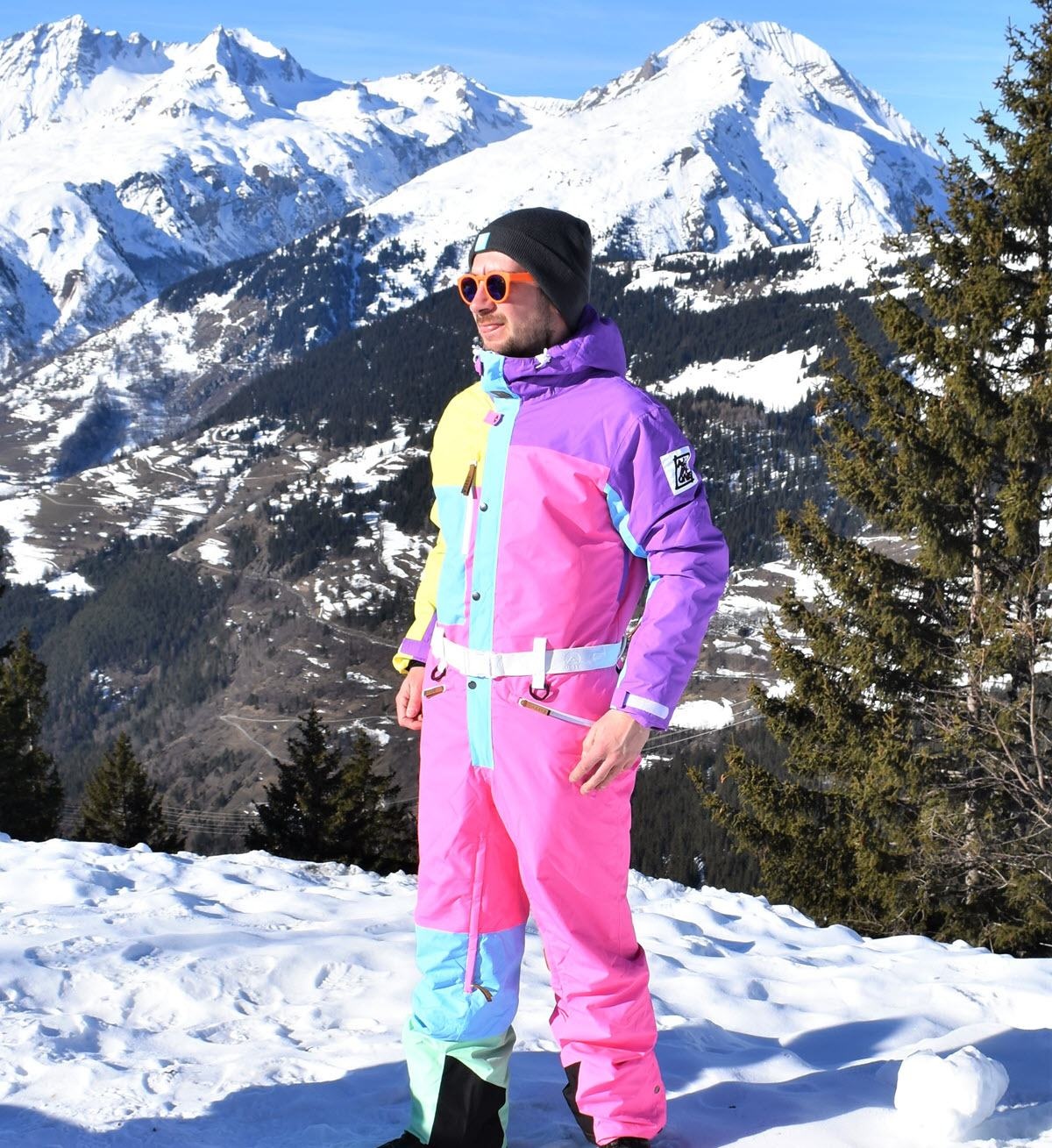 Onesies y trajes de esquí para hombres y mujeres  OOSC, Oneskee y trajes  de nieve 