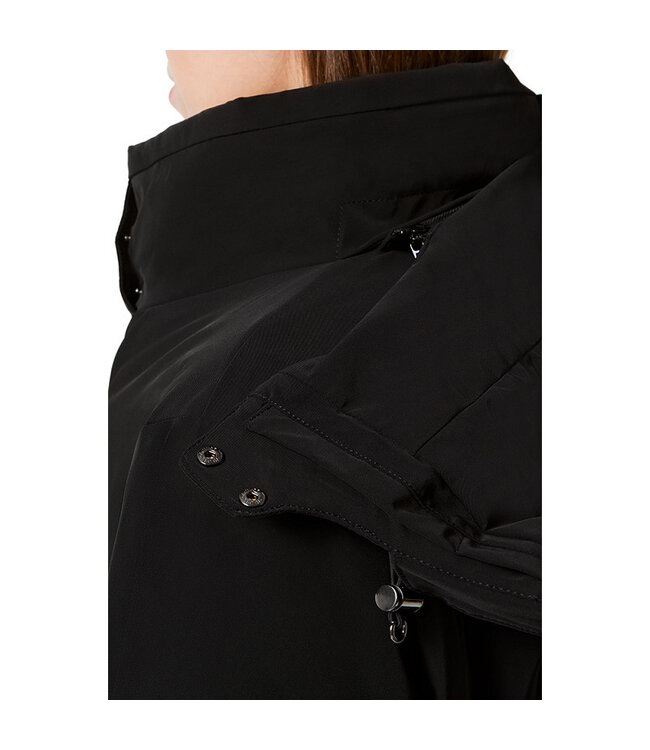 Descente W-GK29 INSULATED JACKET BLACK