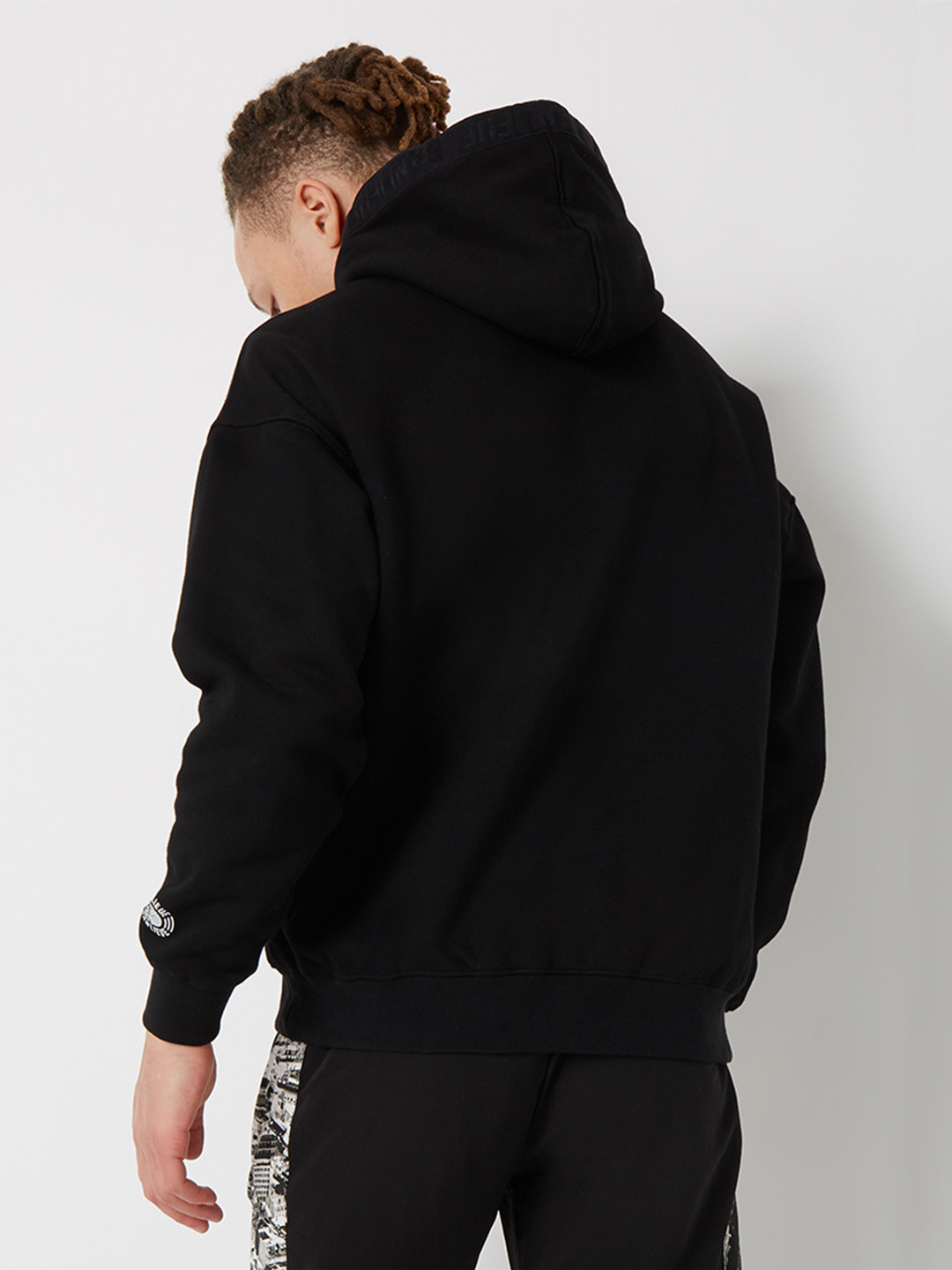 BANLIEUE STRAP HOODIE BLACK Clan de Banlieue