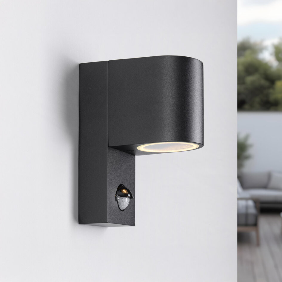 Moderne wandlamp buiten met sensor - Kurt