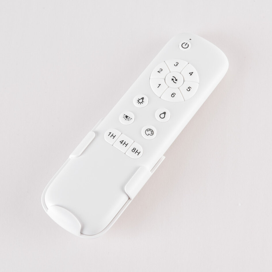 Luxe plafondventilator Rani met eikenhouten bladen en geïntegreerde dimbare LEDs