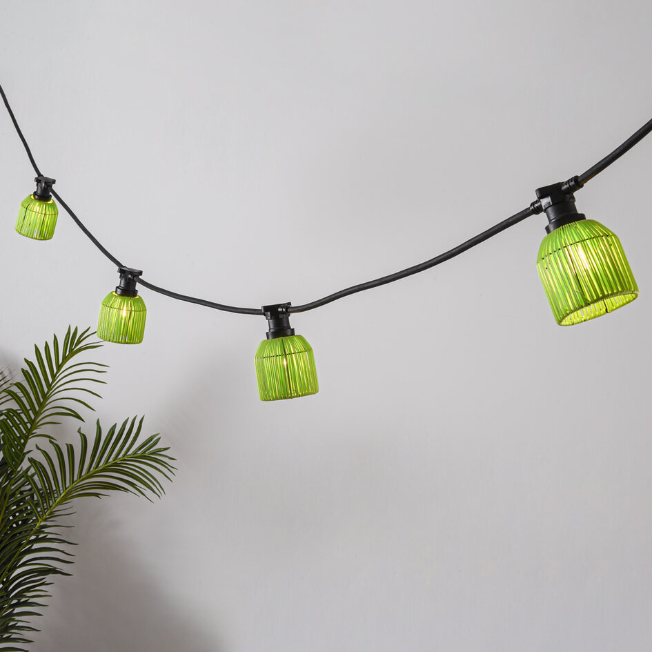 Groene prikkabel kap in rotanlook