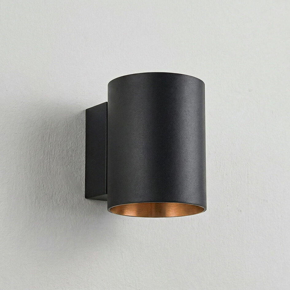 Moderne wandlamp zwart met gouden binnenkant - Jen