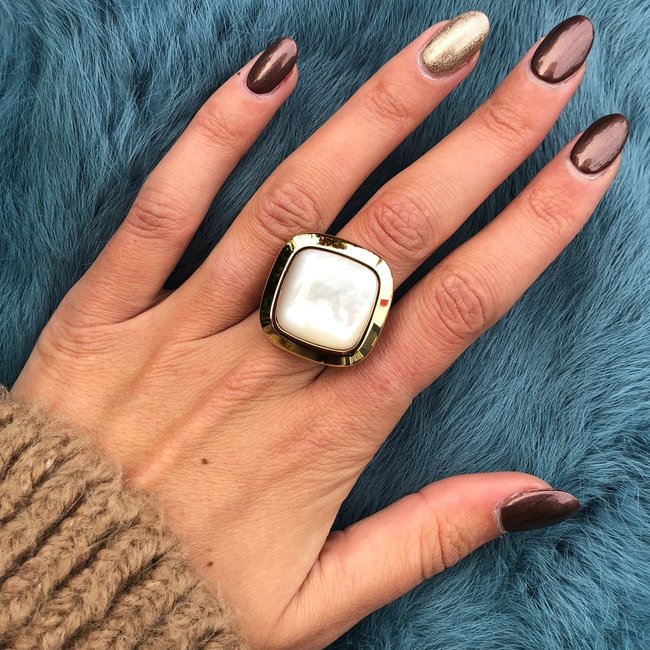 Kosmic Pearl Square White Mop  28mm - Goudkleurig