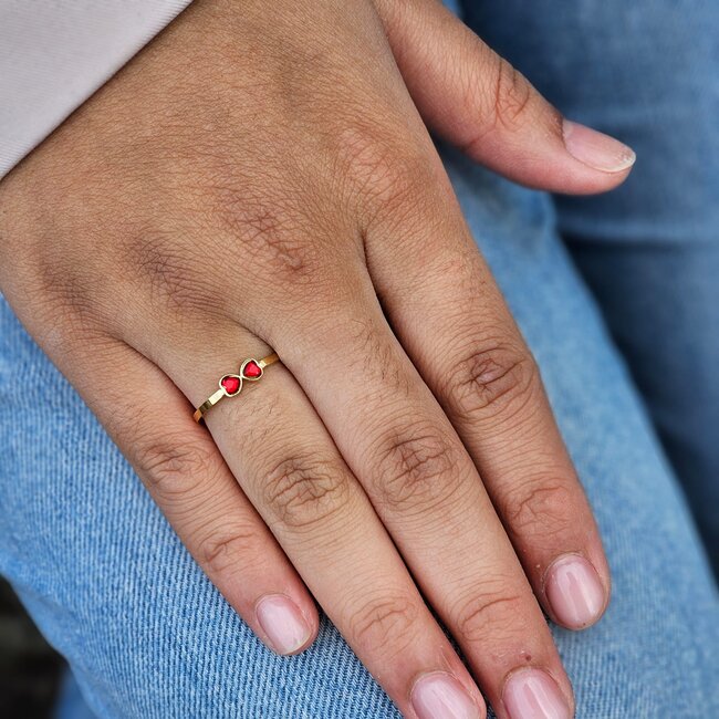 Friends Adore Ring Ruby Red - Goudkleurig