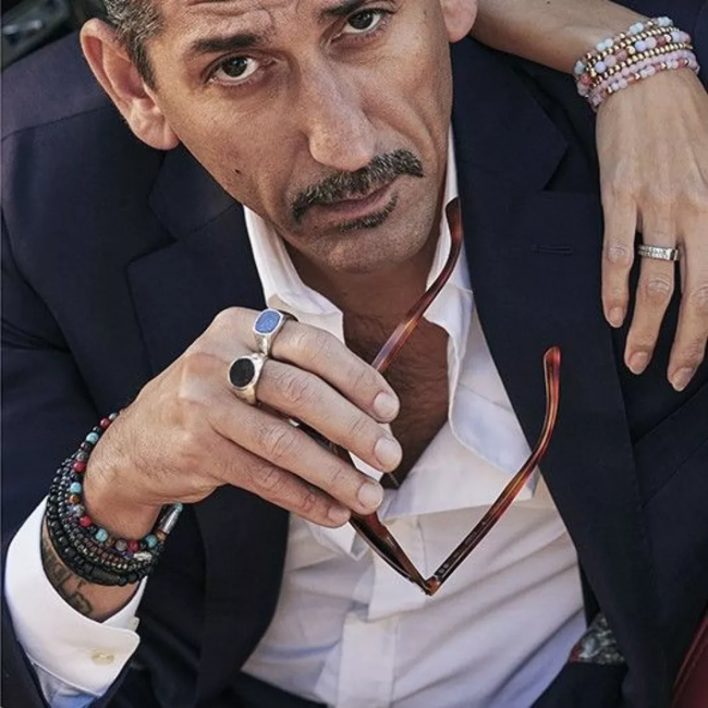 Ring Round Onyx Lowneck