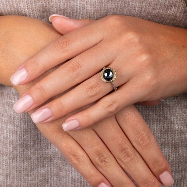 LIMITED EDITION Vivid Vivé CZ Ring Black  - Goudkleurig