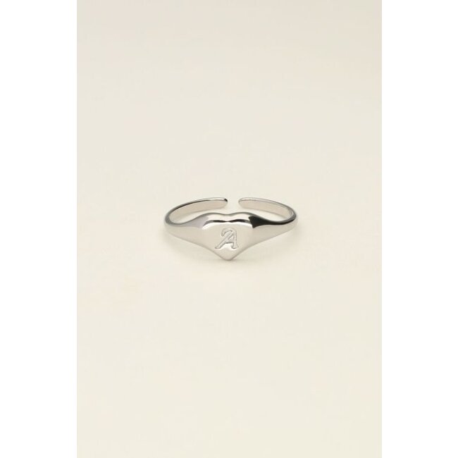 Hartjes zegelring met initial - Zilverkleurig