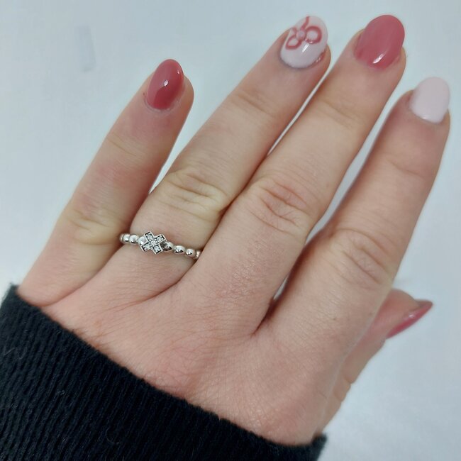 Bolletjes ring met kruisje - Zilver