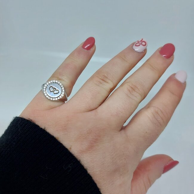 Hartjes zegelring met zirkonia - Zilver