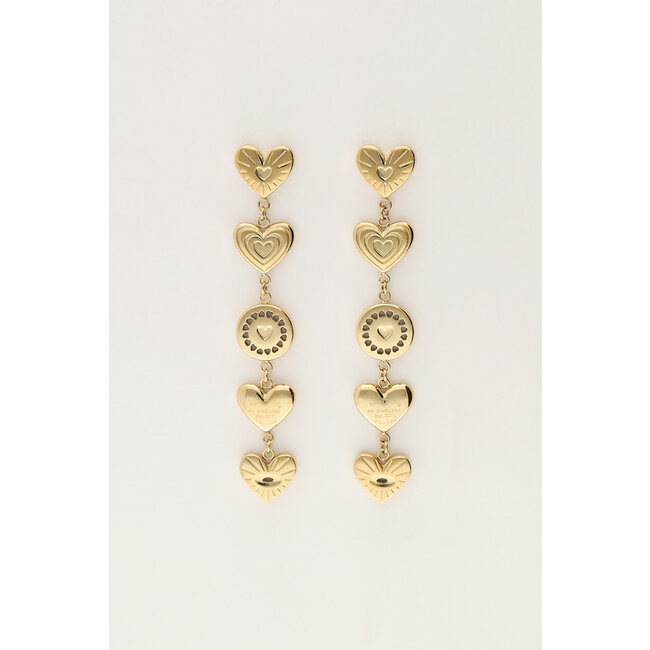Iconic oorhangers met chunky hartjes