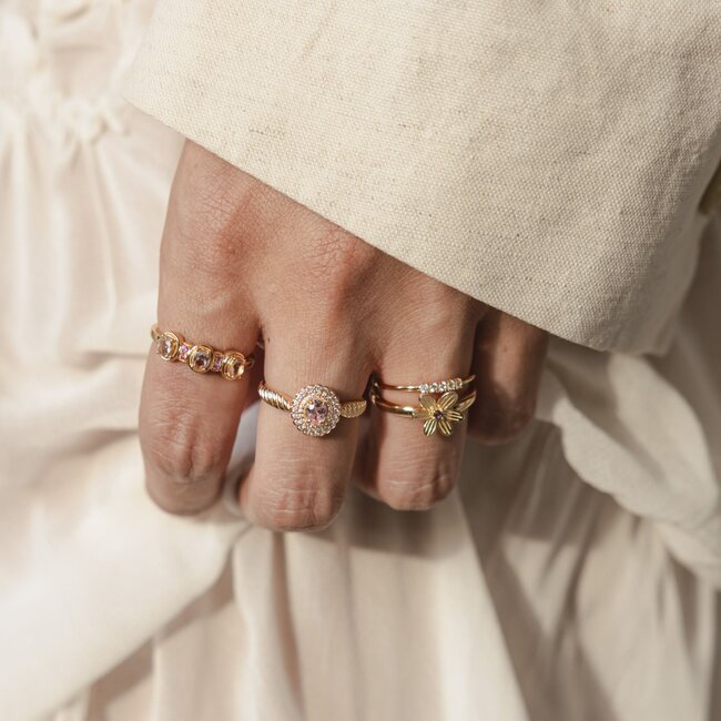 Ring met gekleurde stenen en gedraaide band - 124143