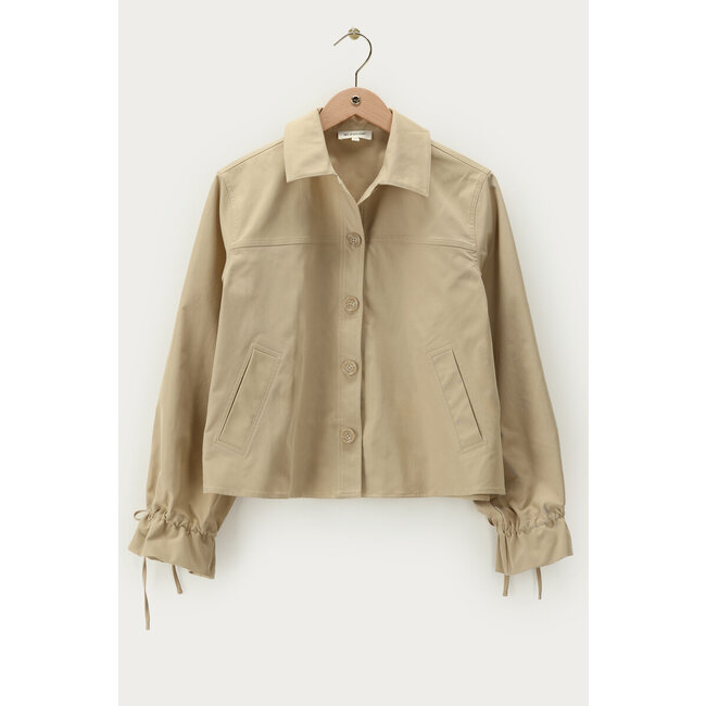 Beige korte trenchcoat