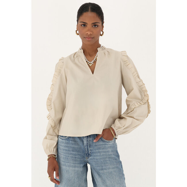 Beige blouse met ruffles & V-hals
