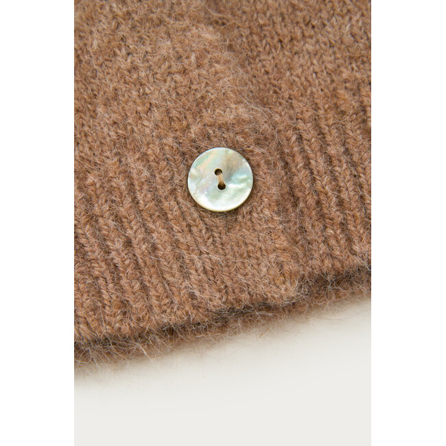 Beige vest met knopen en pofmouwen