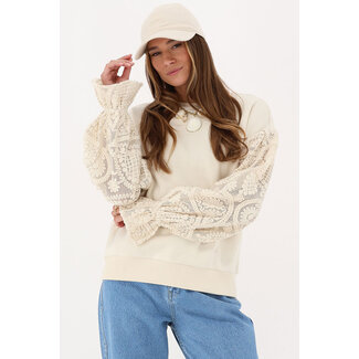 My Jewellery Beige sweater met crochet mouw details