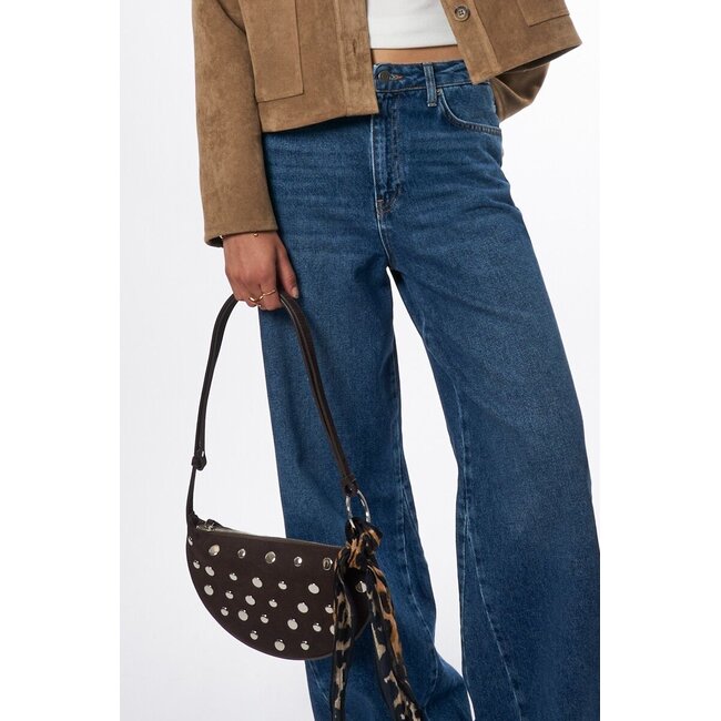 Bruine crossbody tas met studs