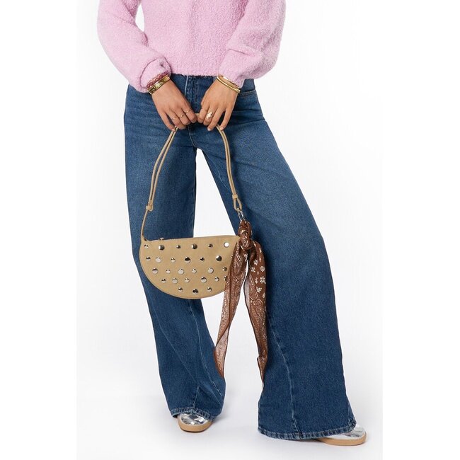 Beige crossbody tas met studs