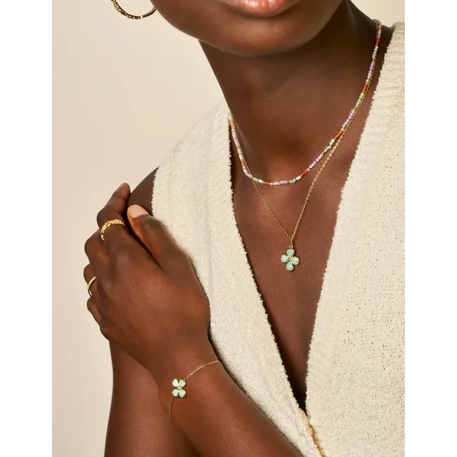 Botanical ketting met lichtblauwe klaver