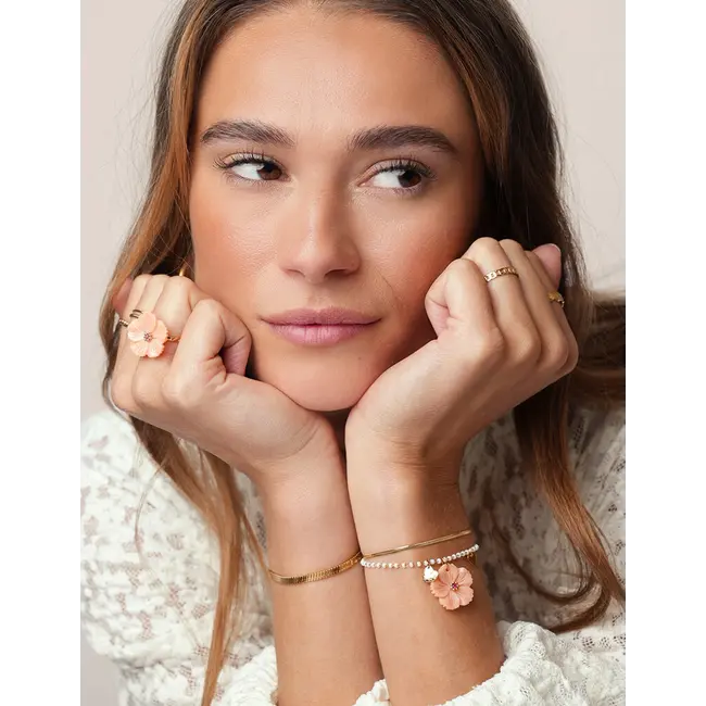 Botanical ring met peach bloem