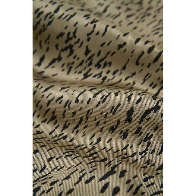 Gouden jurk met pofmouwen en animal print