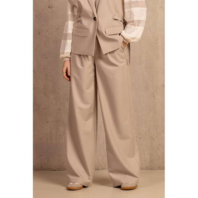 Beige wide leg pantalon met plooien
