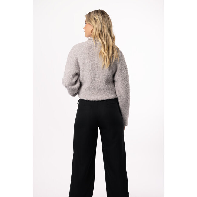 Zwarte broek met overlapping