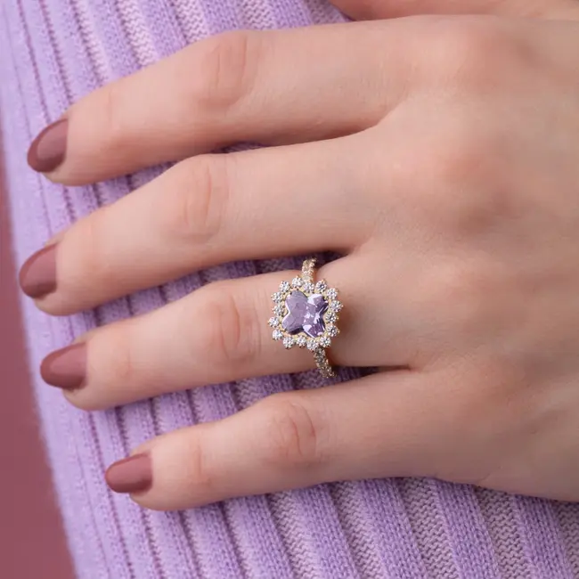 Vivid Radiant Clover - Lavender