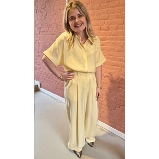 Kleding Diversen Gele blouse met blinde knoopjes