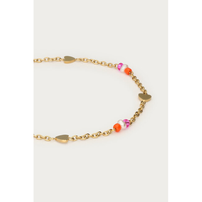 Minimalistische armband met hartjes en kralen
