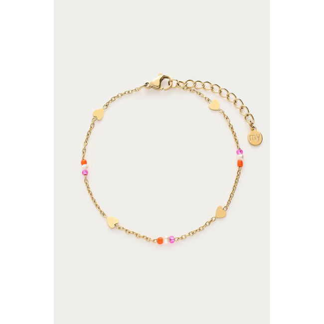 Minimalistische armband met hartjes en kralen