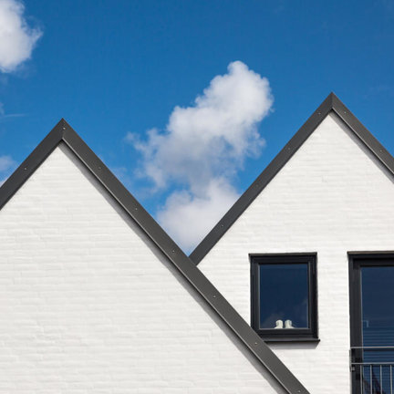Na-geïsoleerde buiten muur schilderen
