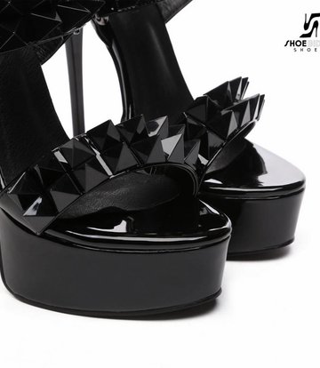 Giaro Schwarze, mit Nieten besetzte, glänzende "Galana" Plateausandalen