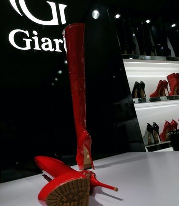 Giaro Giaro VIDA  red shiny thigh boots profile soles