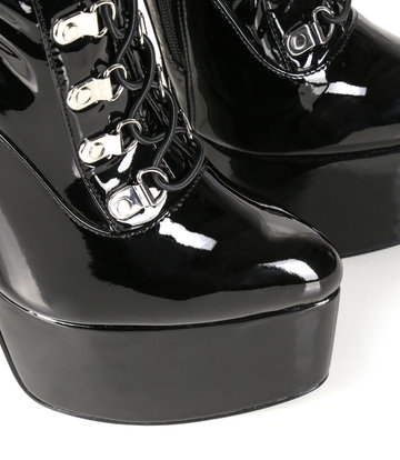 SLICK Schwarze Plateaustiefel mit hohem Metallabsatz