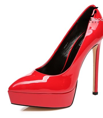 Giaro Giaro Platform pumps SCANT in red patent