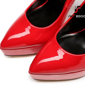 Giaro Giaro Platform pumps SCANT in red patent